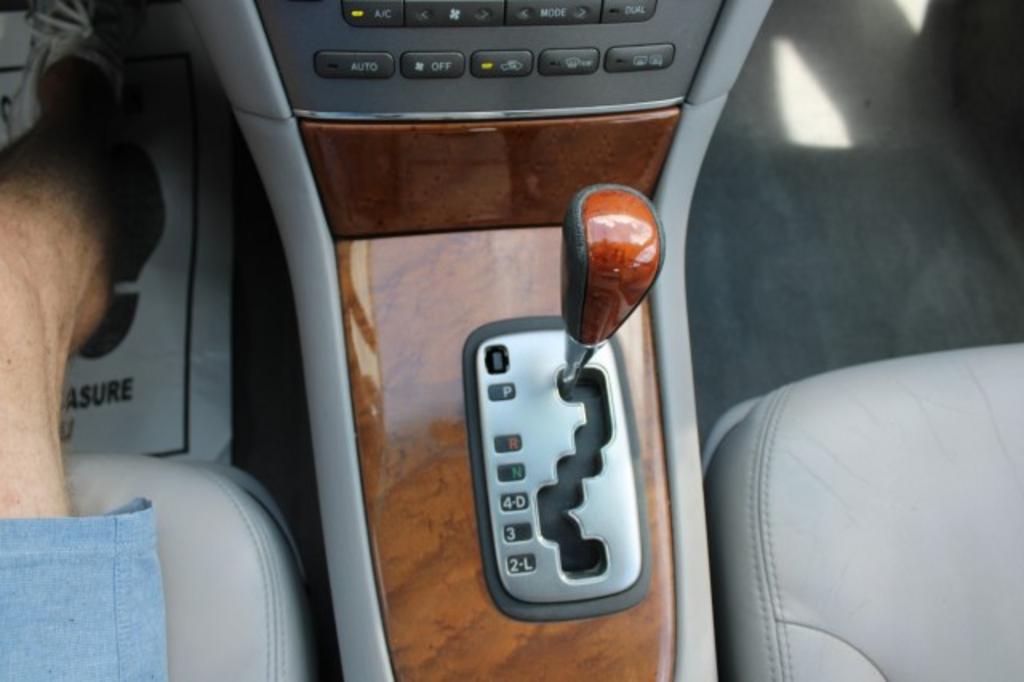 2005 Lexus ES - $7,850