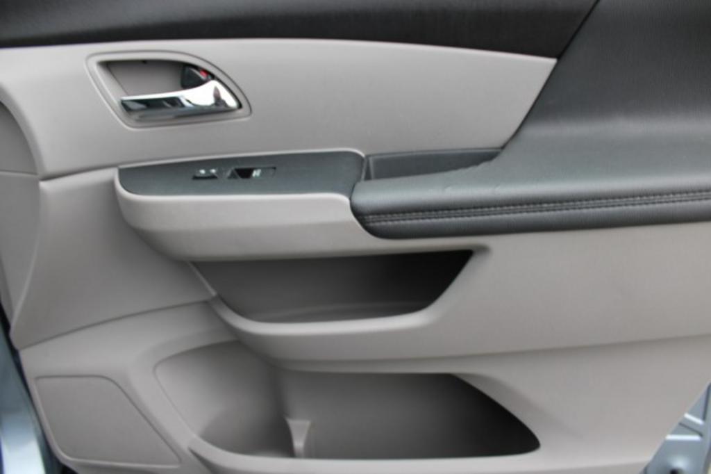 2014 Honda Odyssey - $15,988