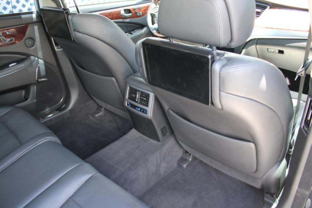 2016 Hyundai Equus - $20,387