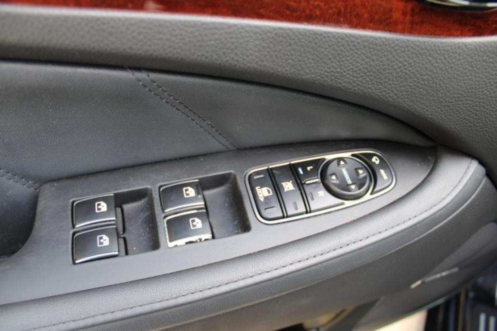 2016 Hyundai Equus - $20,387