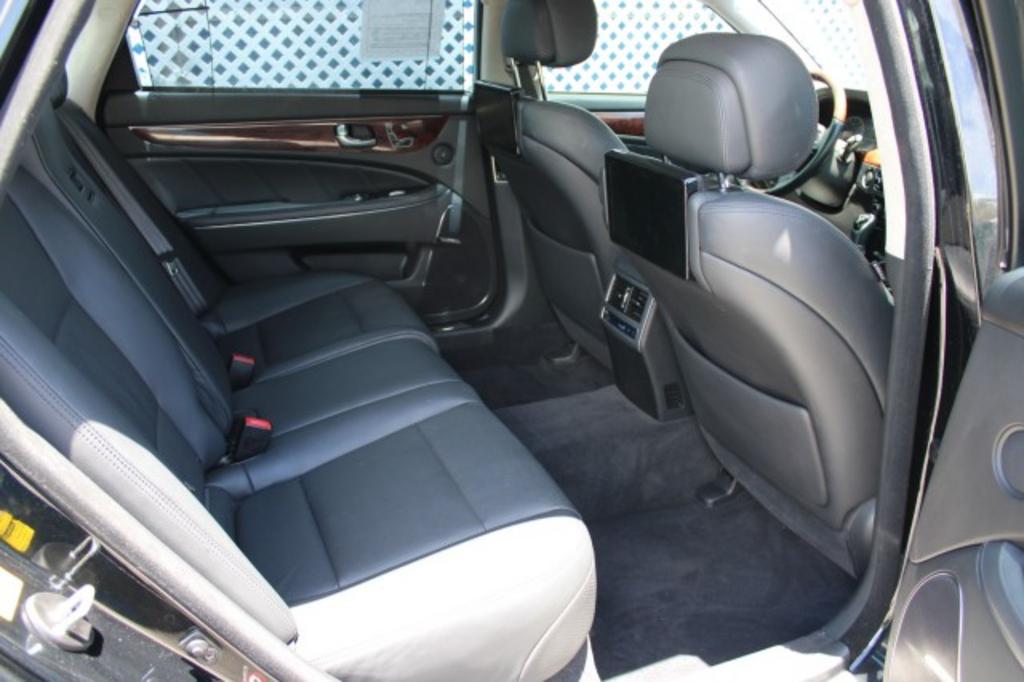 2016 Hyundai Equus - $20,387