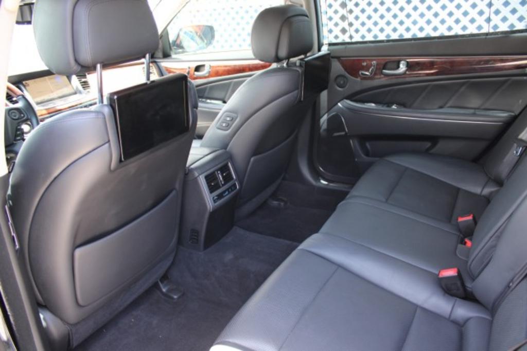 2016 Hyundai Equus - $20,387