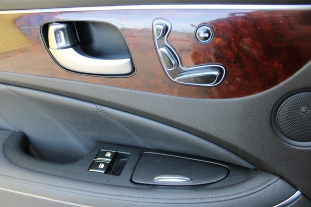 2016 Hyundai Equus - $20,387