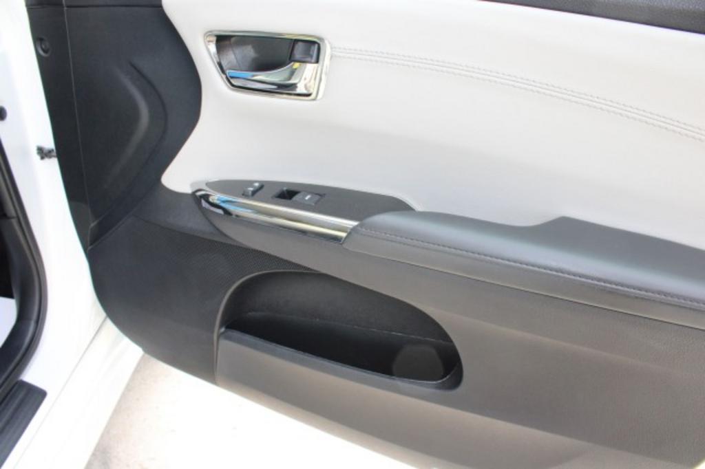 2016 Toyota Avalon XLE photo