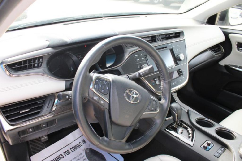 2016 Toyota Avalon XLE photo