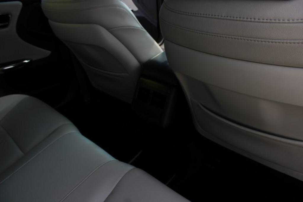 2016 Toyota Avalon XLE photo