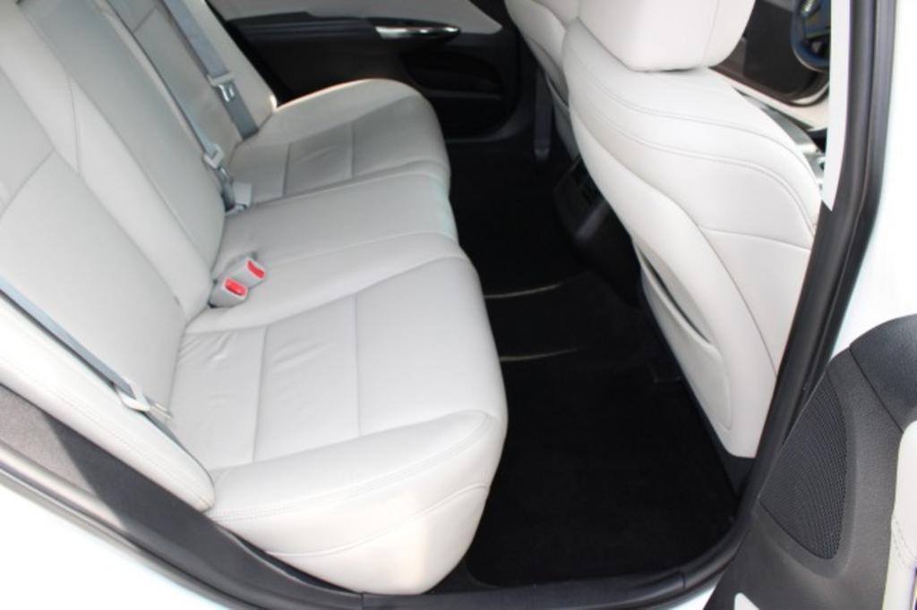 2016 Toyota Avalon XLE photo