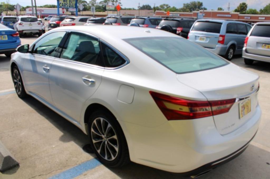 2016 Toyota Avalon XLE photo