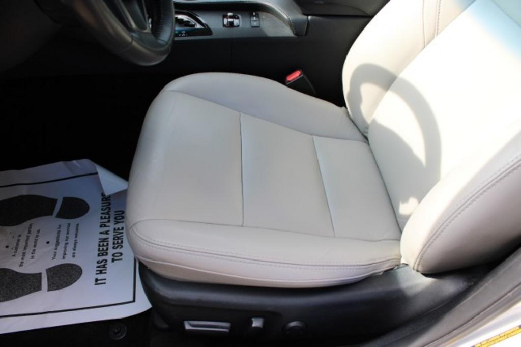 2016 Toyota Avalon XLE photo