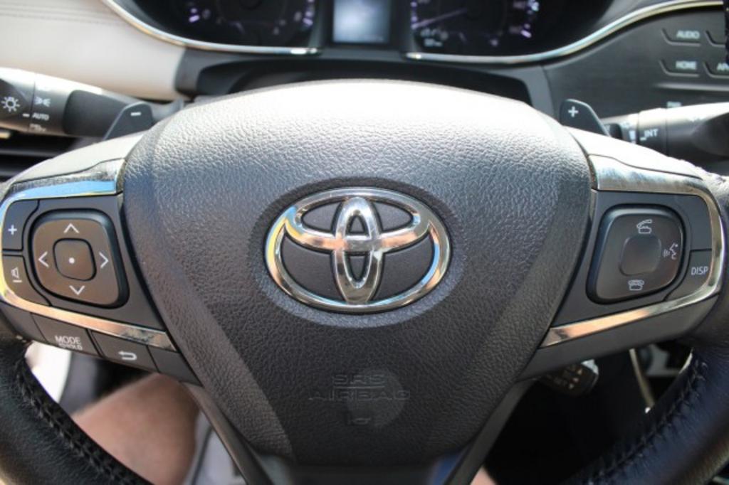 2016 Toyota Avalon XLE photo