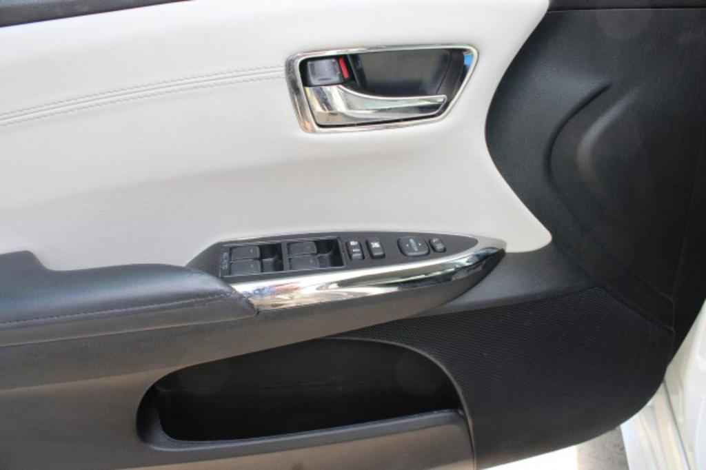 2016 Toyota Avalon XLE photo