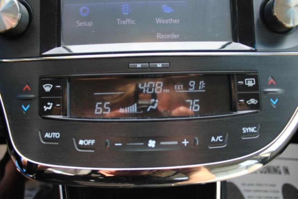 2016 Toyota Avalon XLE photo