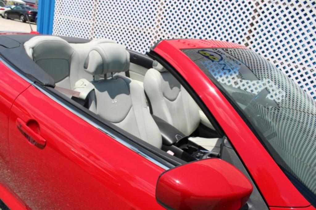 2013 Infiniti Legend photo