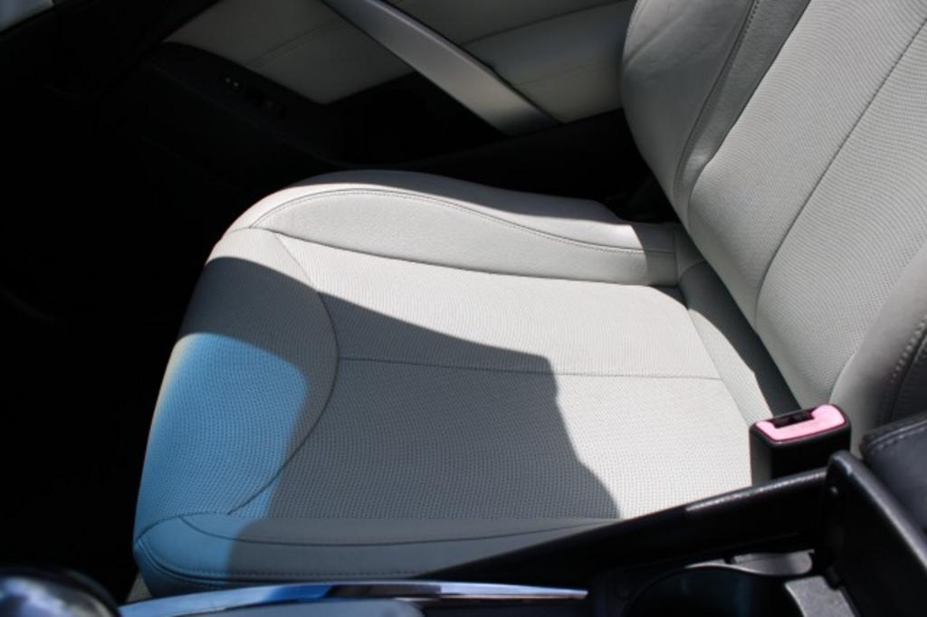 2013 Infiniti Legend photo