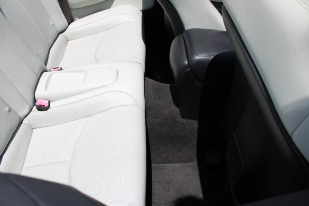 2013 Infiniti Legend photo
