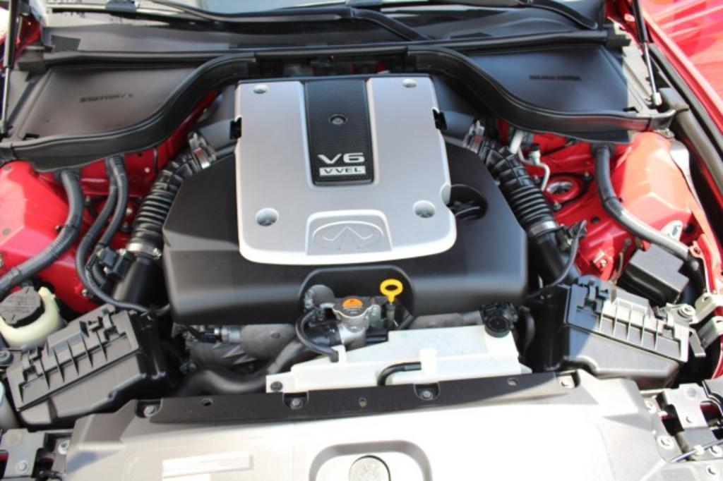 2013 Infiniti Legend photo