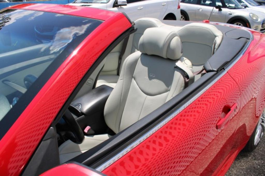 2013 Infiniti Legend photo