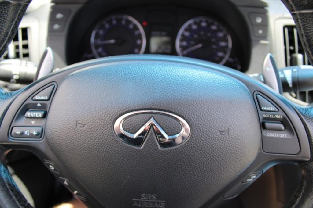 2013 Infiniti Legend photo