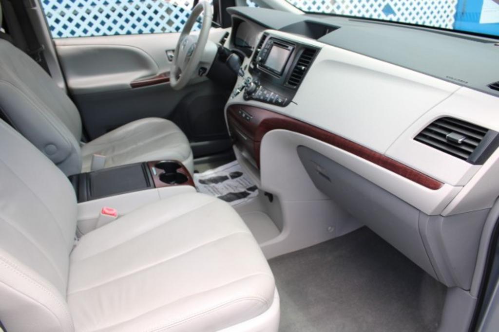2013 Toyota Sienna - $18,988