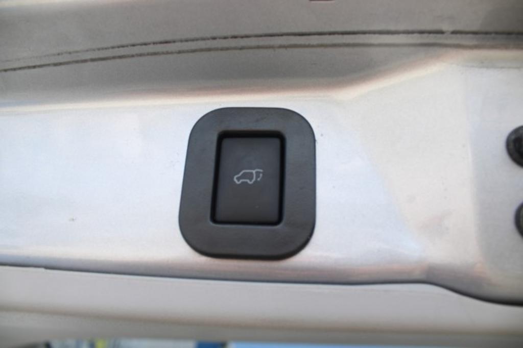 2013 Toyota Sienna - $18,988