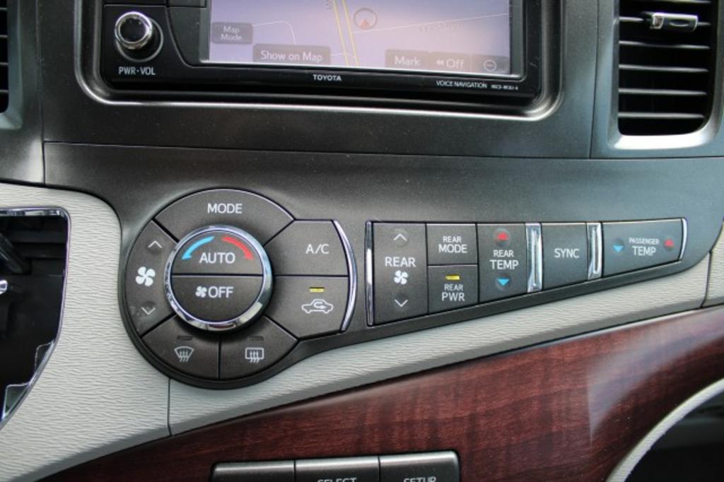 2013 Toyota Sienna - $18,988