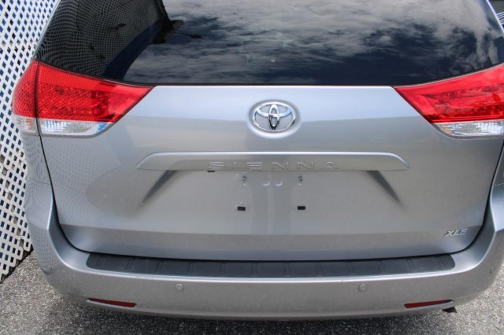2013 Toyota Sienna - $18,988