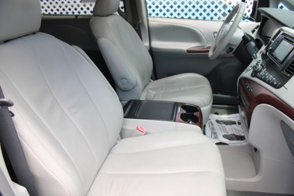 2013 Toyota Sienna - $18,988
