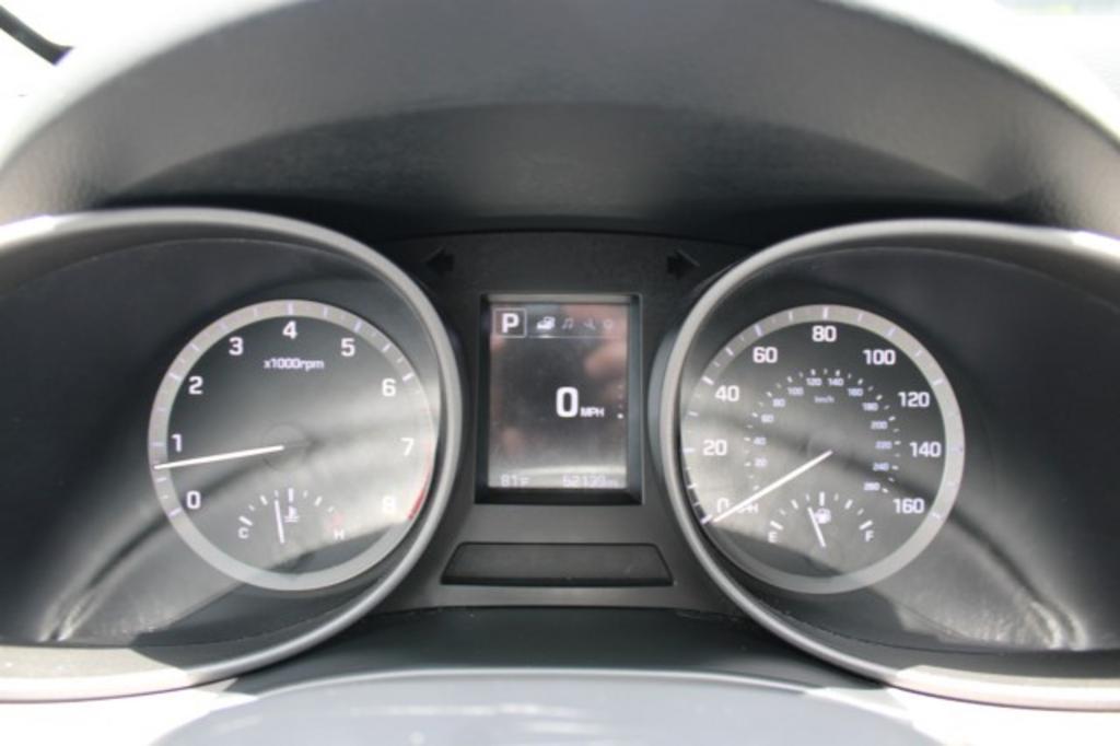 2017 Hyundai Santa FE Sport - $13,988