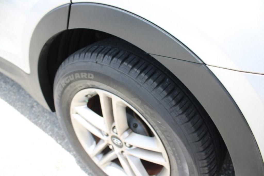 2017 Hyundai Santa FE Sport - $13,988