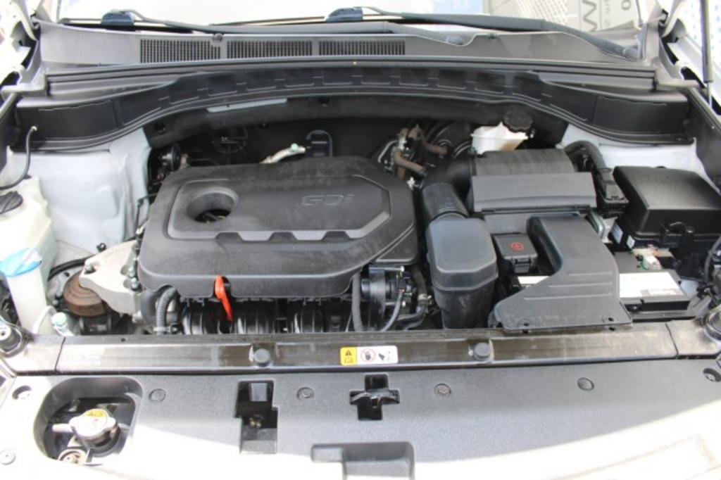 2017 Hyundai Santa FE Sport - $13,988