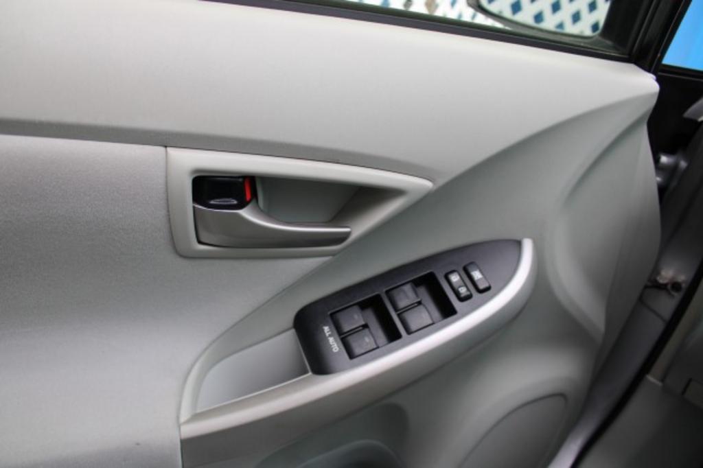 2012 Toyota Prius - $13,688