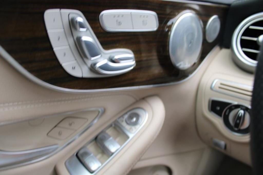 2017 Mercedes-Benz C300 - $24,988