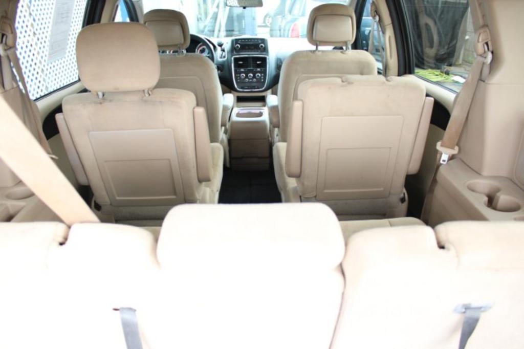 2015 Dodge Grand Caravan - $7,988