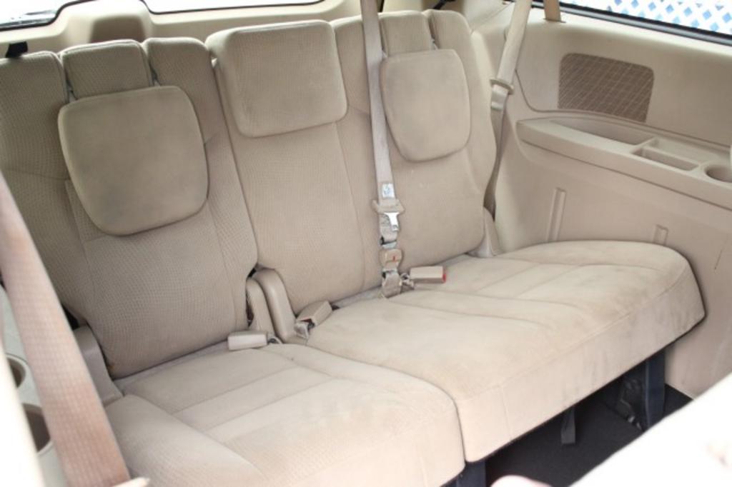 2015 Dodge Grand Caravan - $7,988