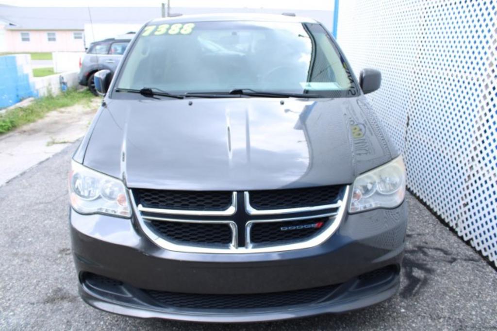 2015 Dodge Grand Caravan - $7,988