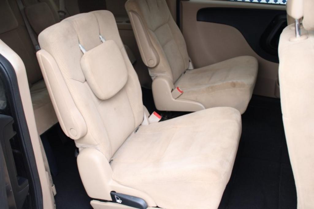 2015 Dodge Grand Caravan - $7,988
