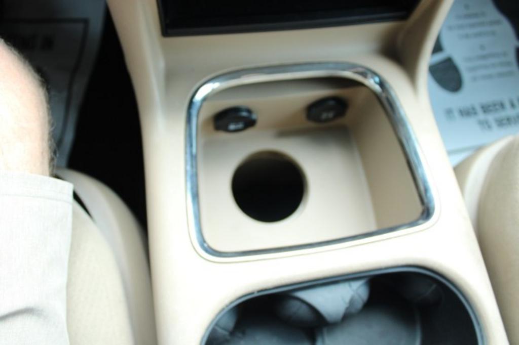 2015 Dodge Grand Caravan - $7,988