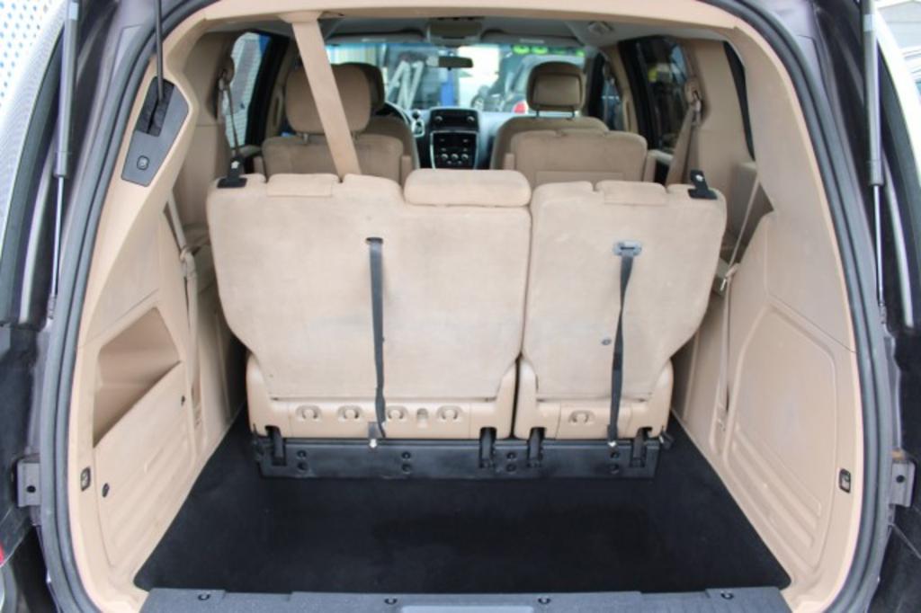 2015 Dodge Grand Caravan - $7,988