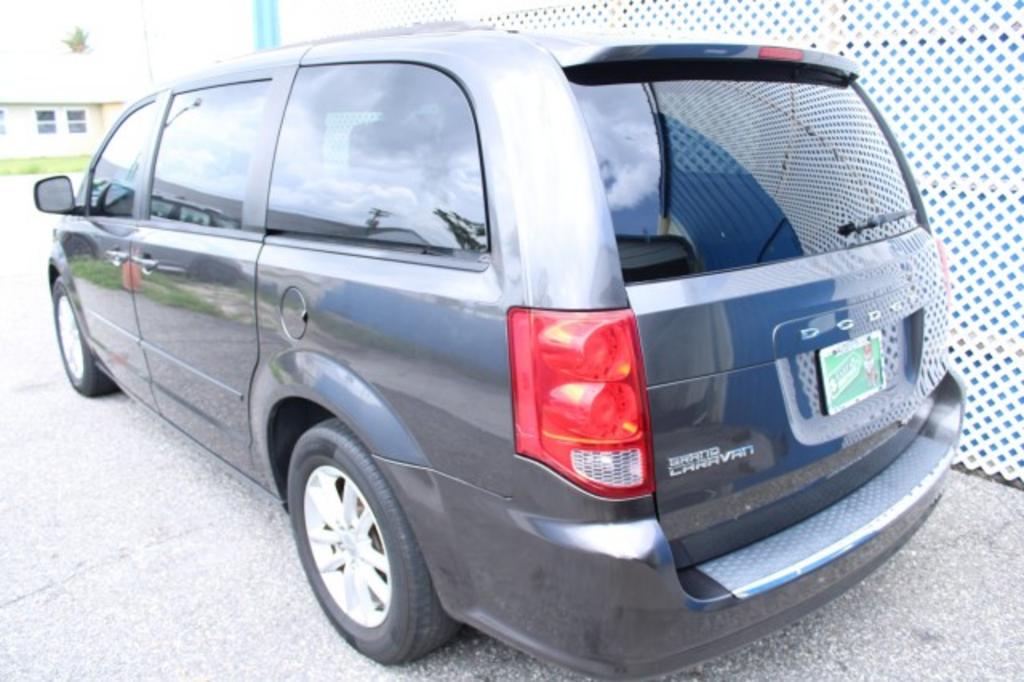 2015 Dodge Grand Caravan - $7,988