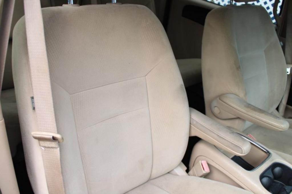 2015 Dodge Grand Caravan - $7,988