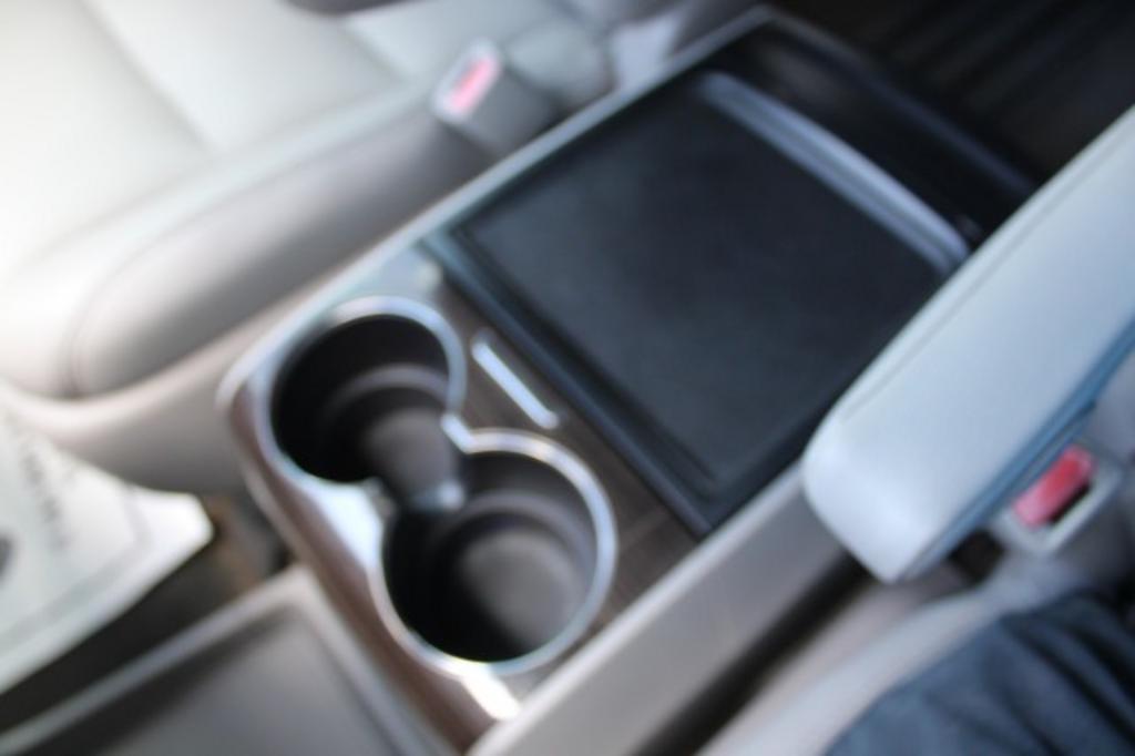 2015 Toyota Sienna - $20,988
