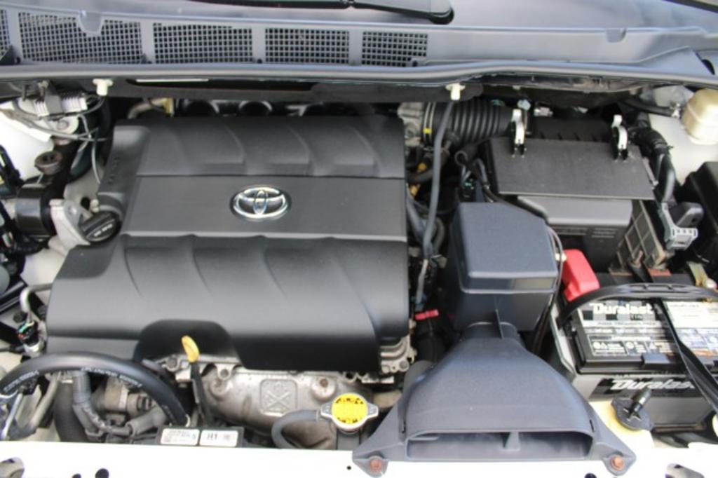 2015 Toyota Sienna - $20,988