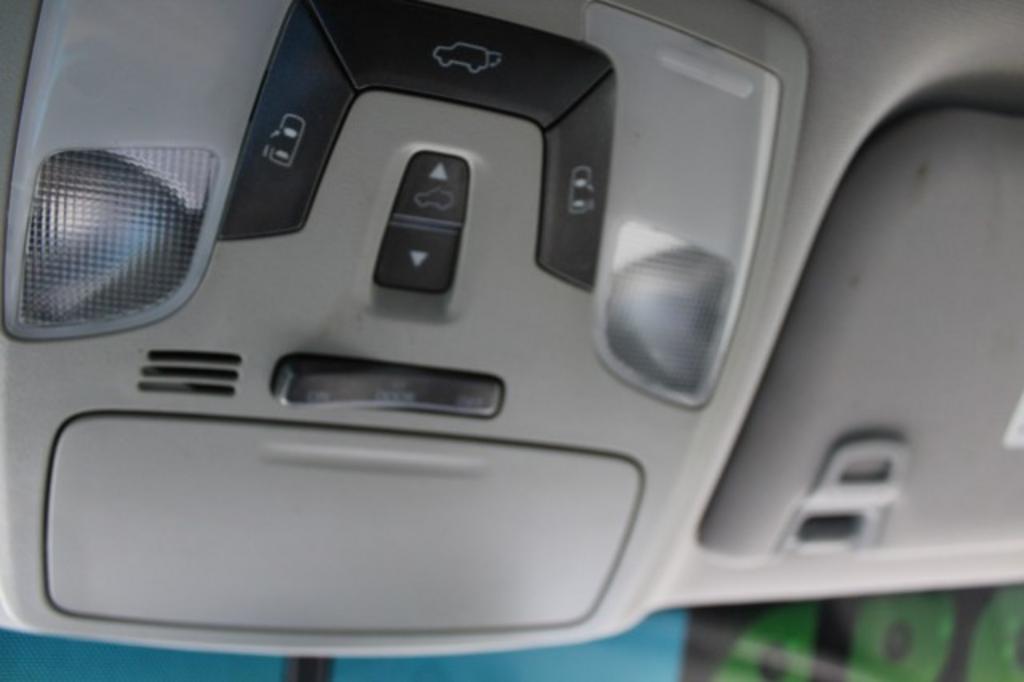 2015 Toyota Sienna - $20,988
