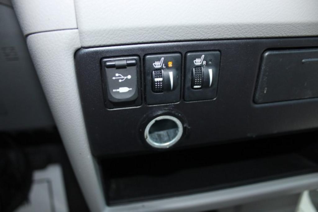 2015 Toyota Sienna - $20,988