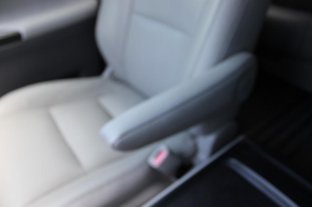 2015 Toyota Sienna - $20,988