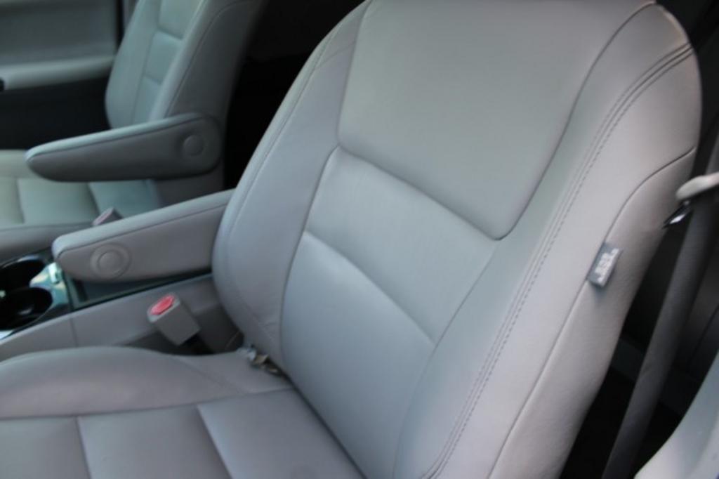2015 Toyota Sienna - $20,988