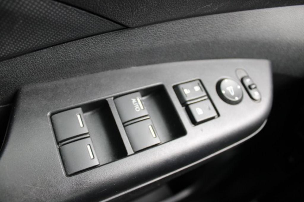 2015 Honda CR-V - $16,988