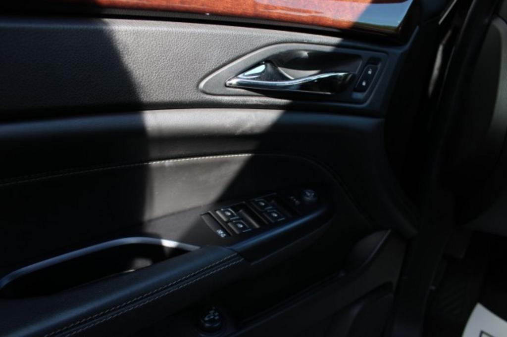 2015 Cadillac SRX Premium photo