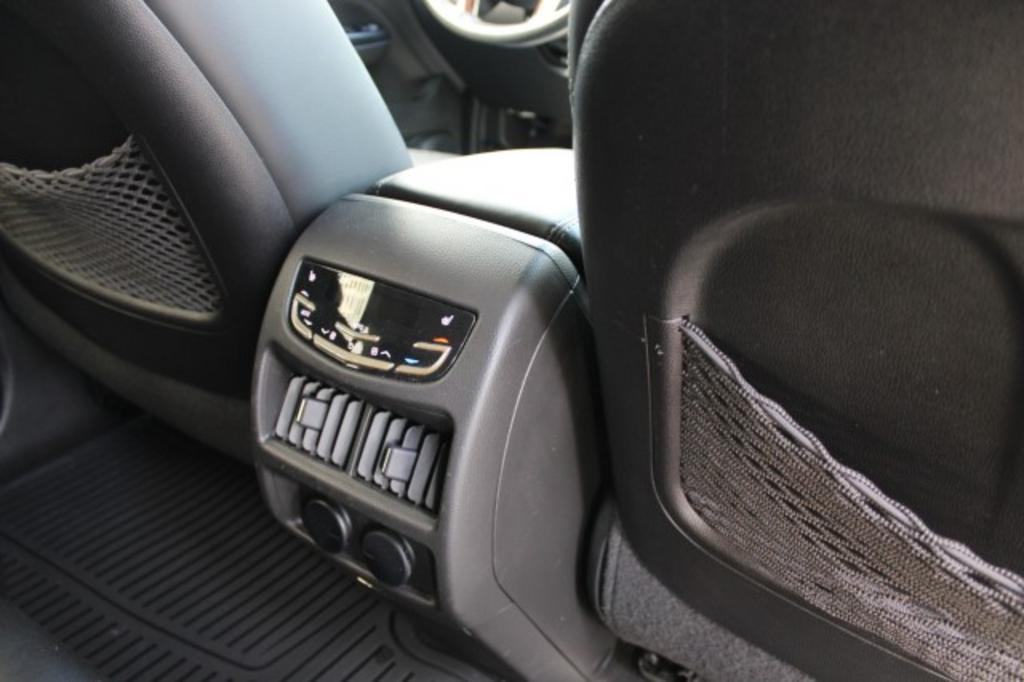 2015 Cadillac SRX Premium photo