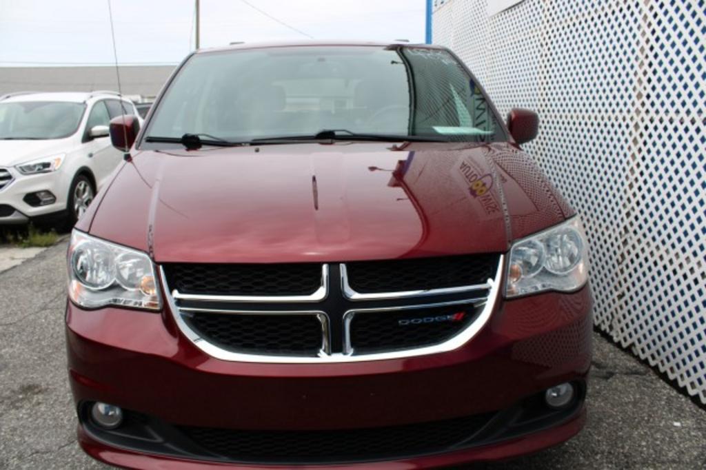 2017 Dodge Grand Caravan - $16,388